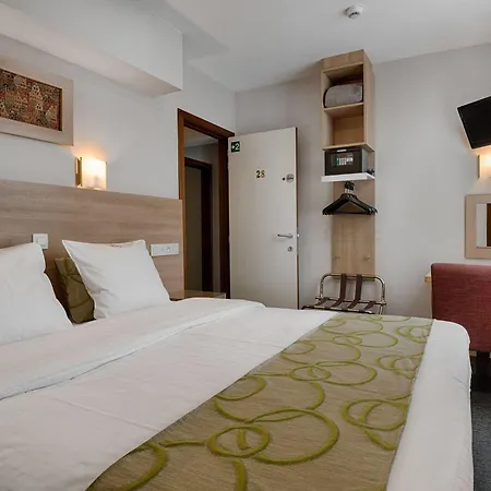 Fevery Hotel Brugia