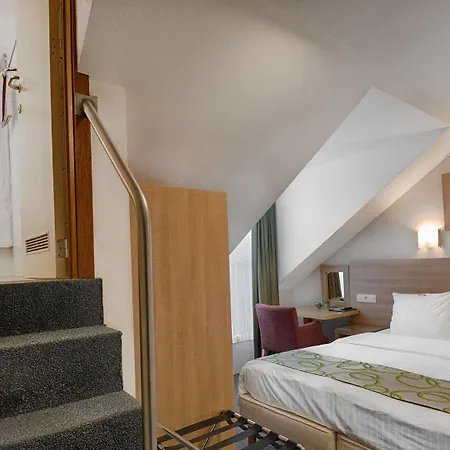 Fevery Hotel Brugia